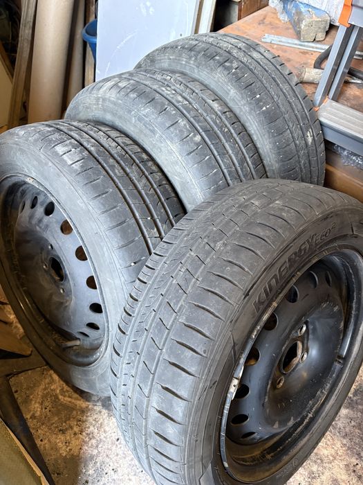 Продам комплект резины с дисками