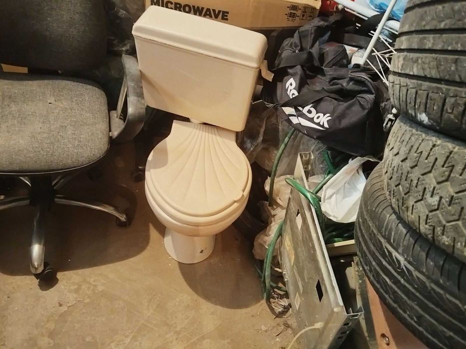 Тоалетна с казанче комплект