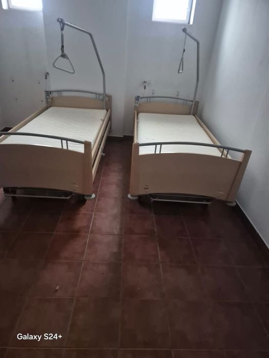 Vand 2 paturi medicale electrice