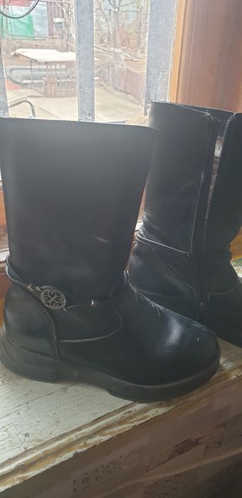 Продам детскую обувь