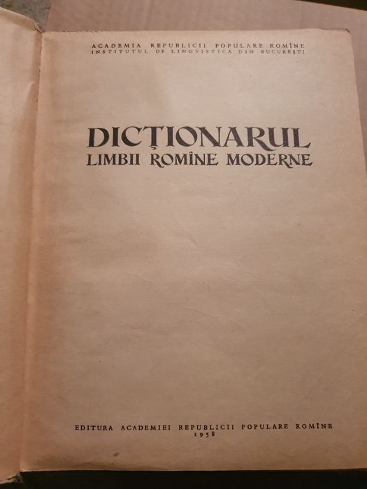 Vand diverse Dictionare