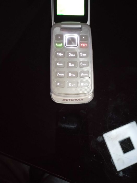 Vând Motorola gleam