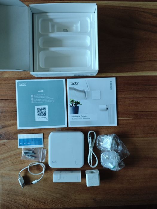 Комплект за смарт отопление tado° (V3+) – термостат + 5 термоглави + безжичен приемник