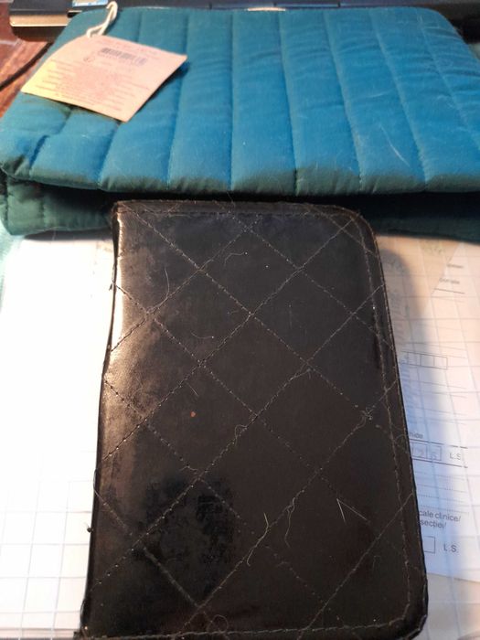 Accesorii pensule machiaj NOI+Portfard NOU verde Yves Rocher