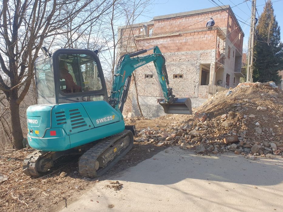 Inchiriem excavatoare pentru diferite servicii