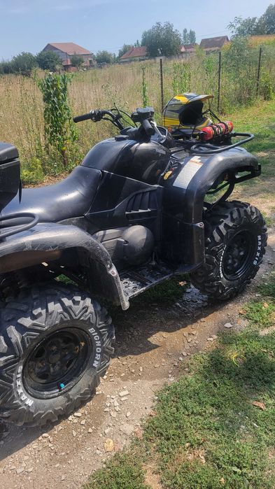 Vând  Yamaha grizzly 660cm