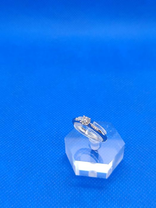 Годежен пръстен с диамант 0.30ct.