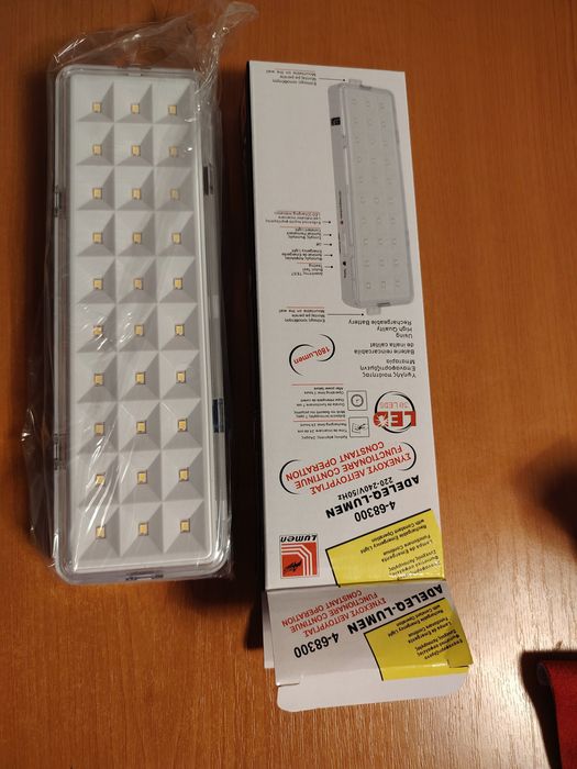 Lampă exit emergentă pentru evacuarea de urgență pe led.