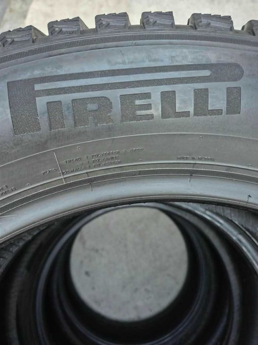 255/55R20 Pirelli Ice Zero