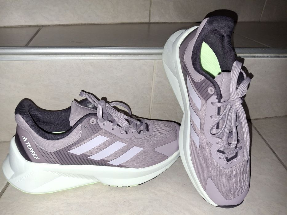 Дамски маратонки adidad