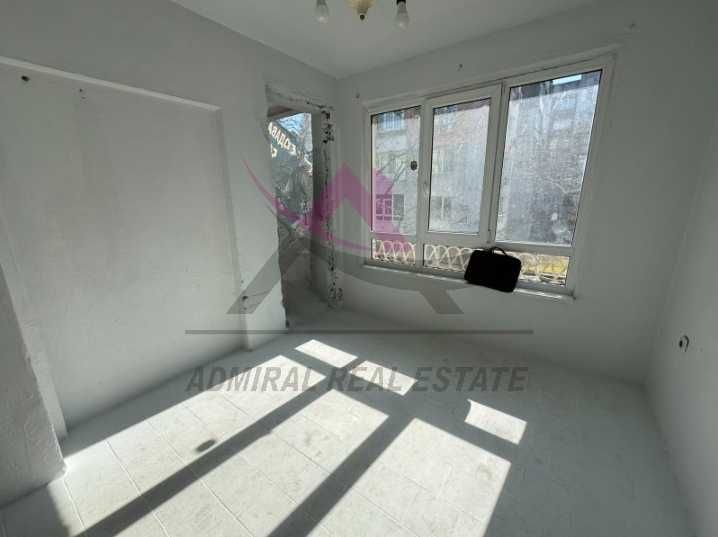 Продава се Тристаен апартамент в Варна, ВИНС - 75 кв.м за 2800 €/кв.м - Снимка #2