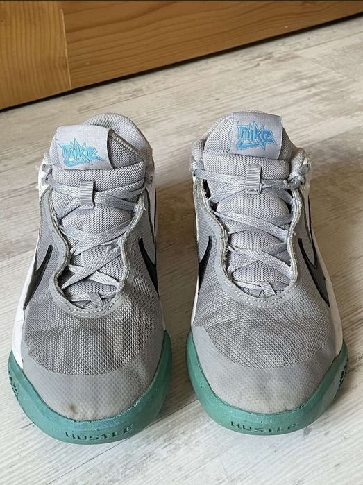 Детски маратонки NIKE номер 35,5