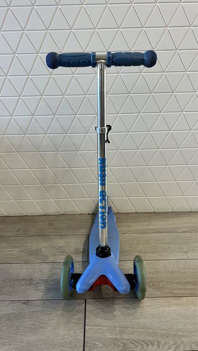 Десткий самокат с 2-х лет!