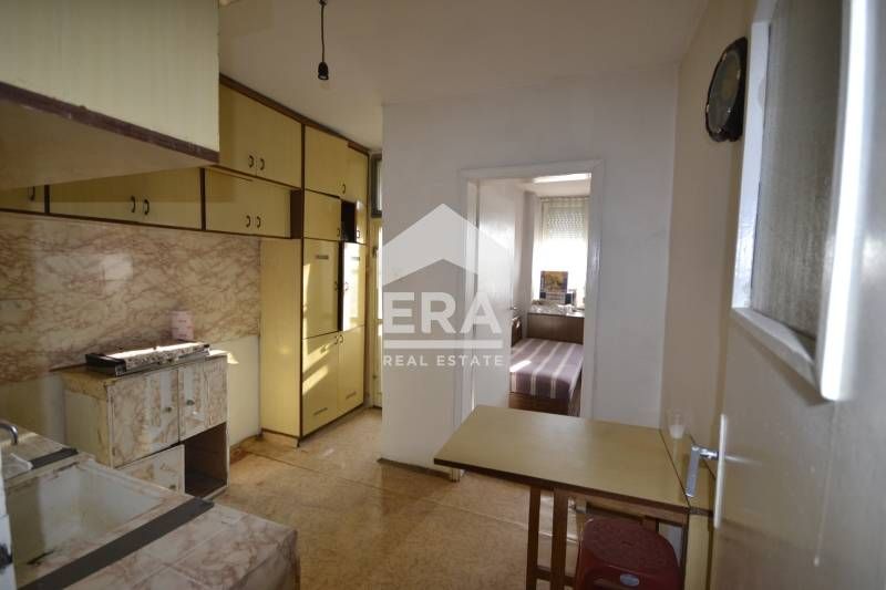 Слънчев апартамент с четири спални