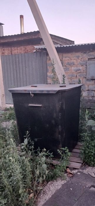 Продам мусорный контейнер