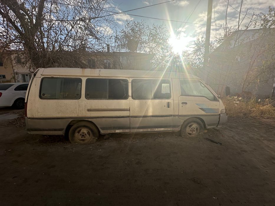 Hyundai grace microbus