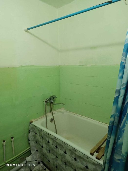 Квартира сотилади 2 хонали (3 хонали килинган)