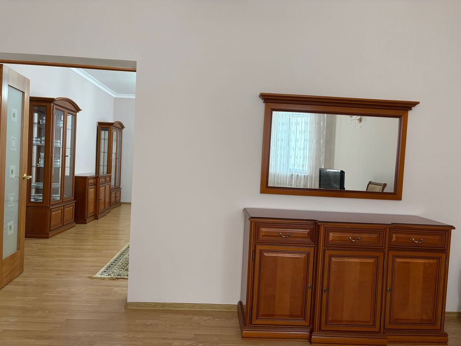 Серванты и комоды