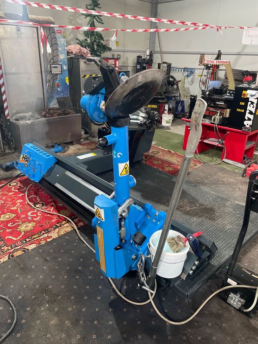 Vand aparat dejantat camioane cel mai mare de pe piata