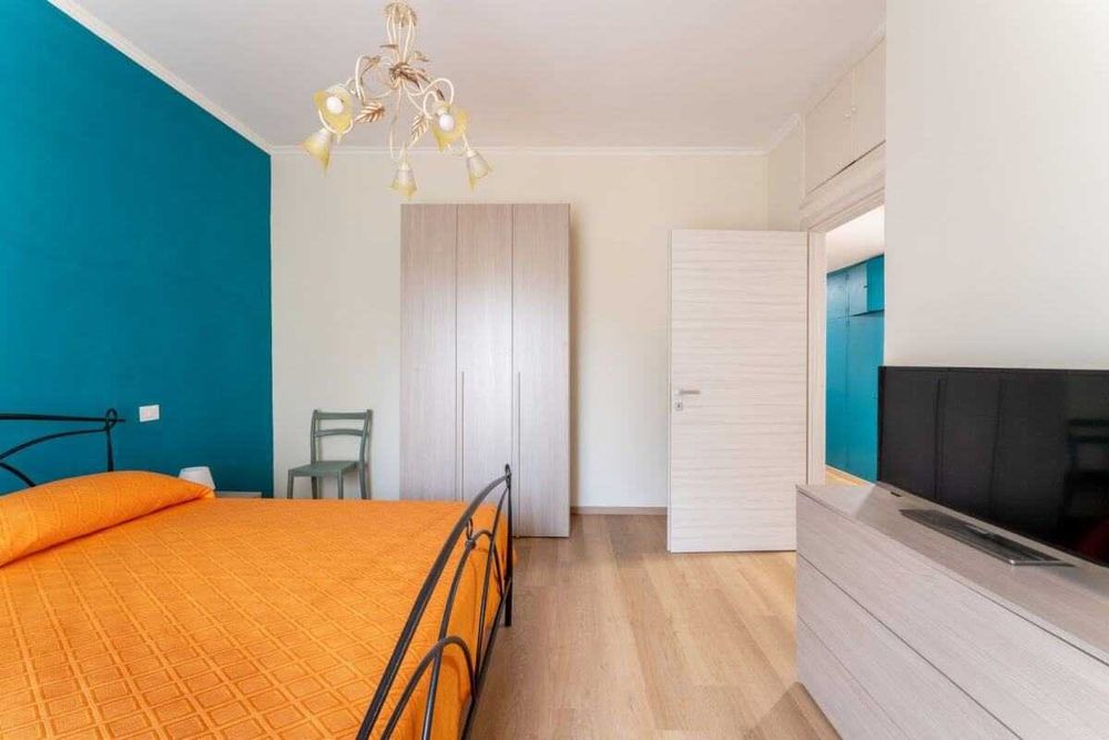 Дава се под наем Двустаен апартамент в София, Център - 56 кв.м за 382.5 € - Снимка #1