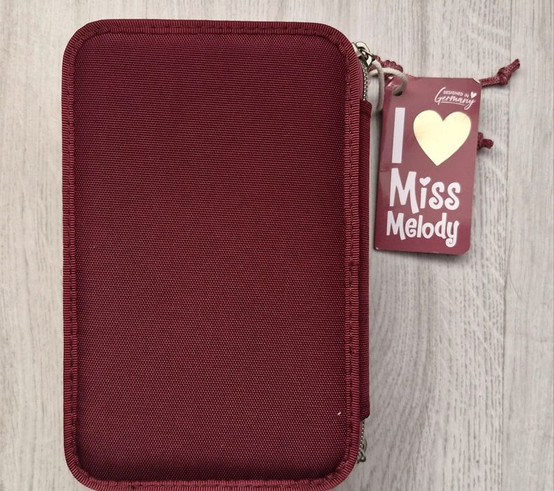 Penar Miss Melody echipat complet