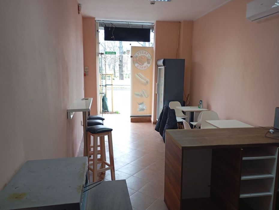 30 кв.м на Опълченска за кафе/бърза храна – топ поток и видимост