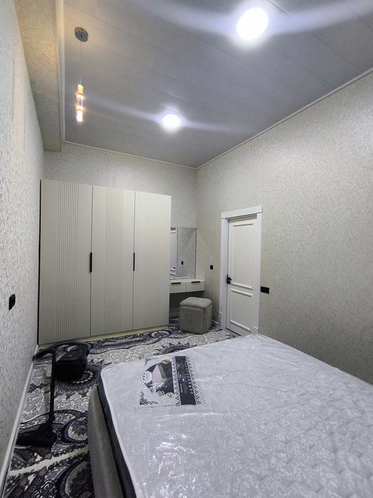 Сдаётся 1 комнатная квартира на 2 этаже.