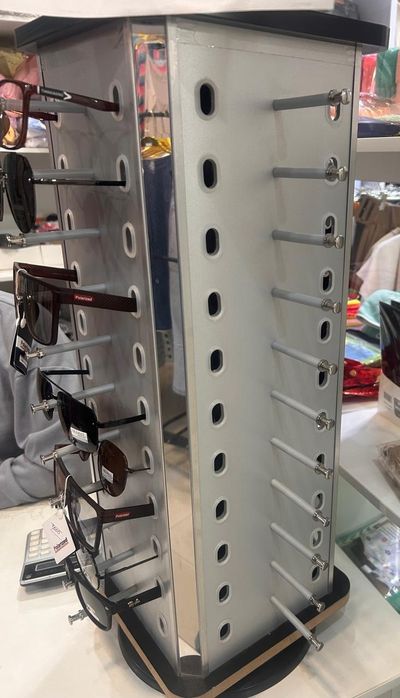 Продаю стойку настенный