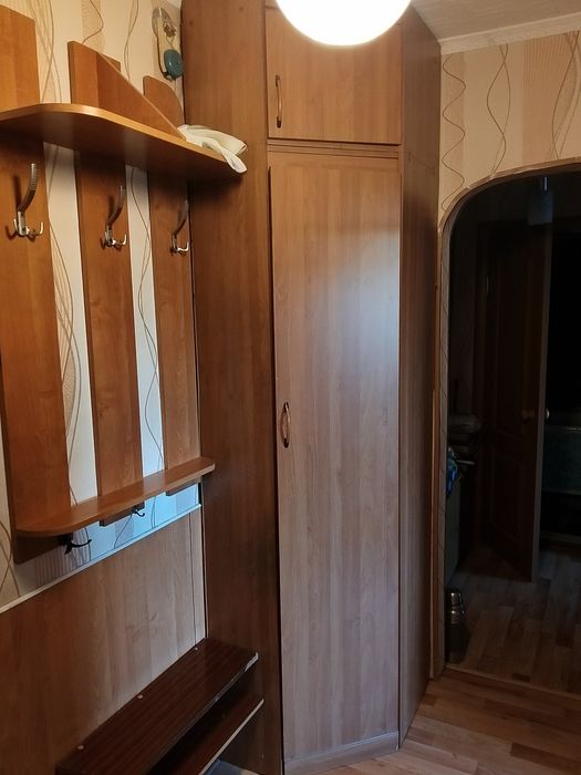 Продам прихожую б/у