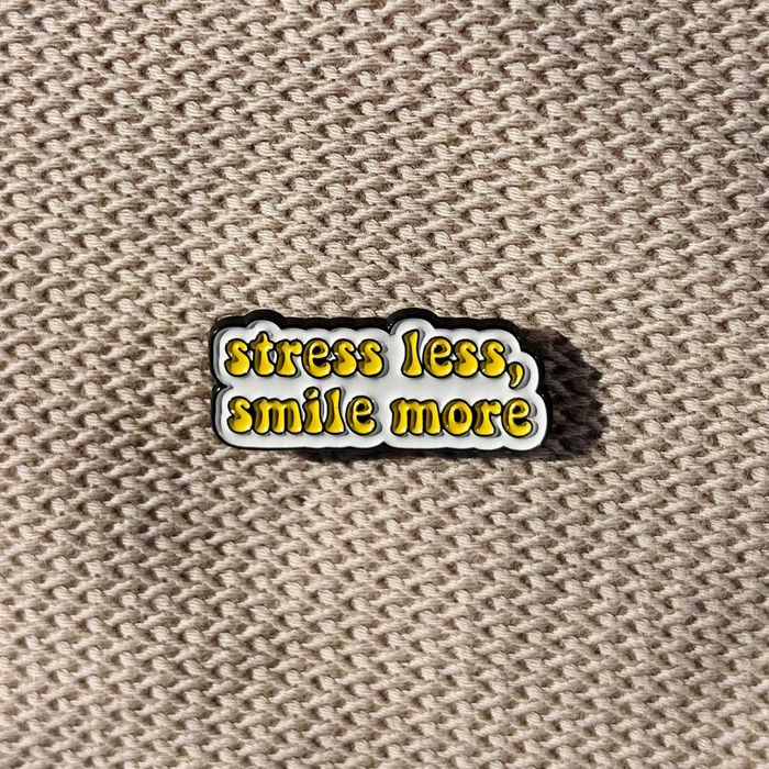 Цветни и забавни емайлирани значки(пинчета) за всеки стил