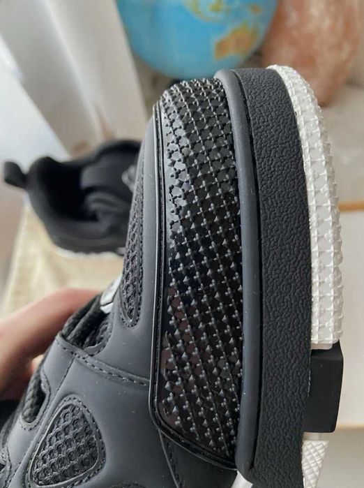 *NOU* Louis Vuitton LV Skate negri - verificare colet