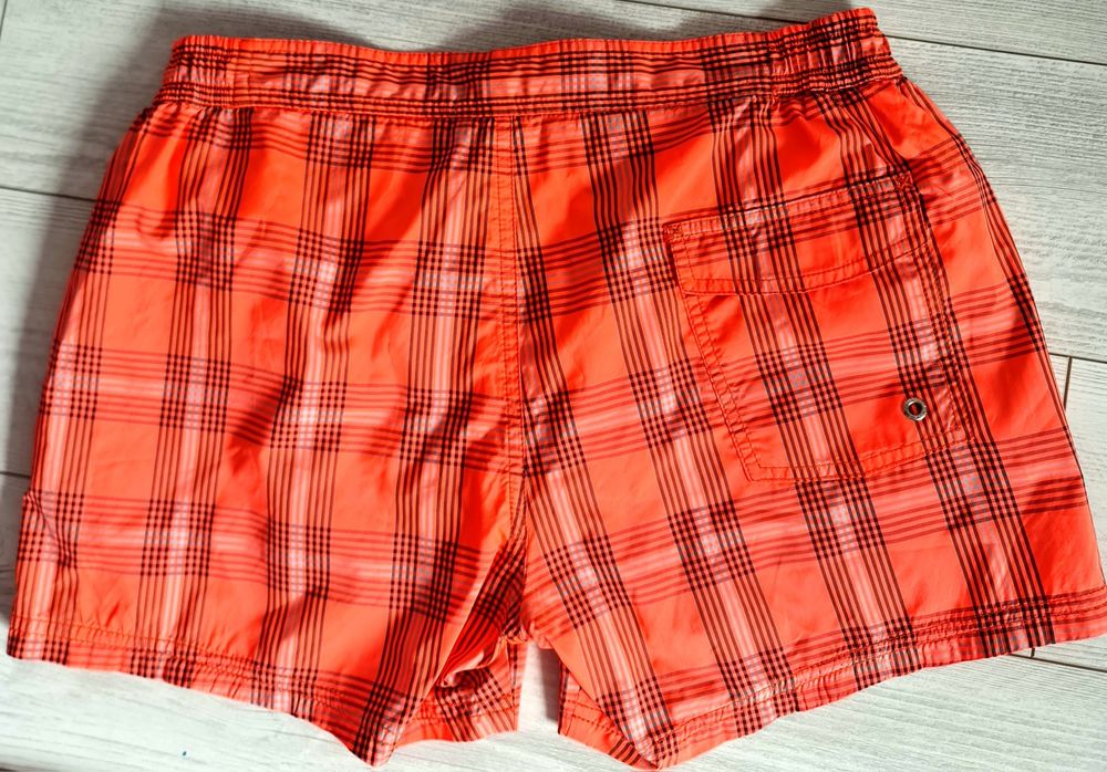 pantaloni guess set parfum Valentino prada Armani black code