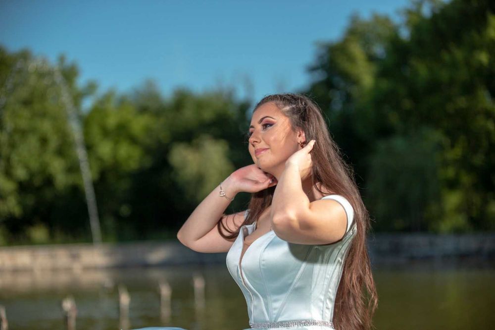 Къса бална рокля