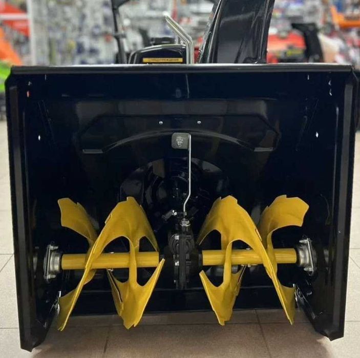 Снегоуборщик Champion ST553