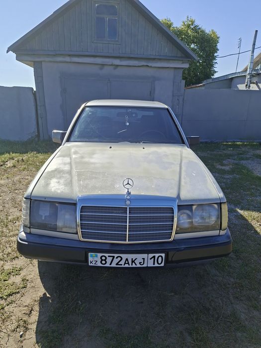 Mercedes-Benz E230