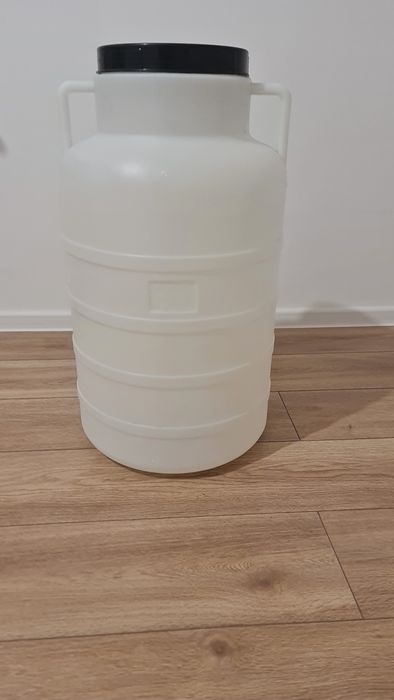 Butoi alb de plastic alimentar