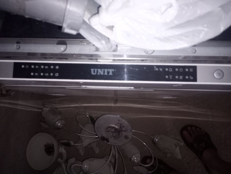 Продам посудомоечную машину Unit