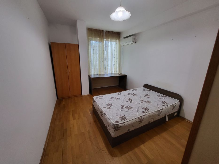 Дава се под наем Тристаен апартамент в Варна, Център - 95 кв.м за 408 € - Снимка #4