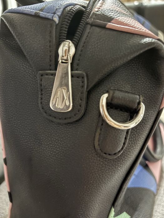 Armani Exchange чанта