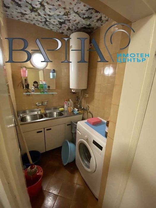 Дава се под наем Тристаен апартамент в Варна, Център - 100 кв.м за 612 € - Снимка #14