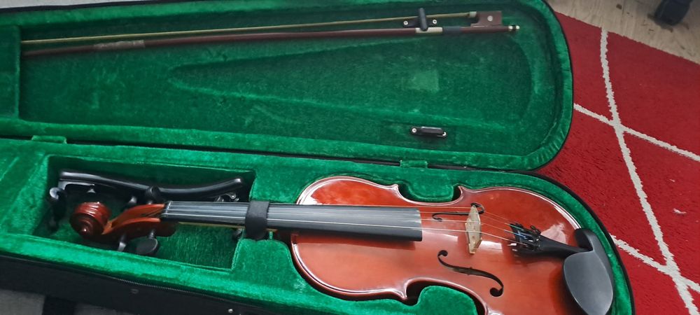 Vând vioara 3/4 stare perfectă