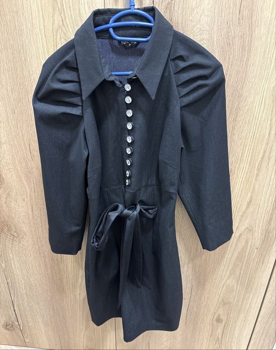 Продавам запазени дрехи в размер хс/с.