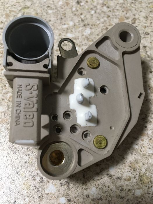 Реле-регулятор VALEO Passat B5