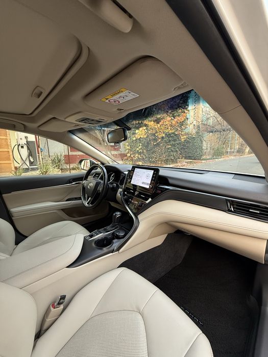 Продаю свою Toyota Camry 70 гибрид 2.5 литра