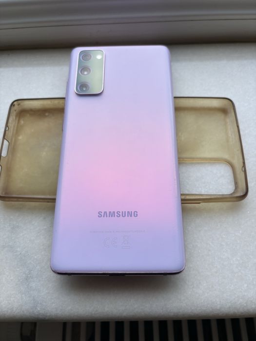 Samsung Galaxy S20 FE în stare perfectǎ
