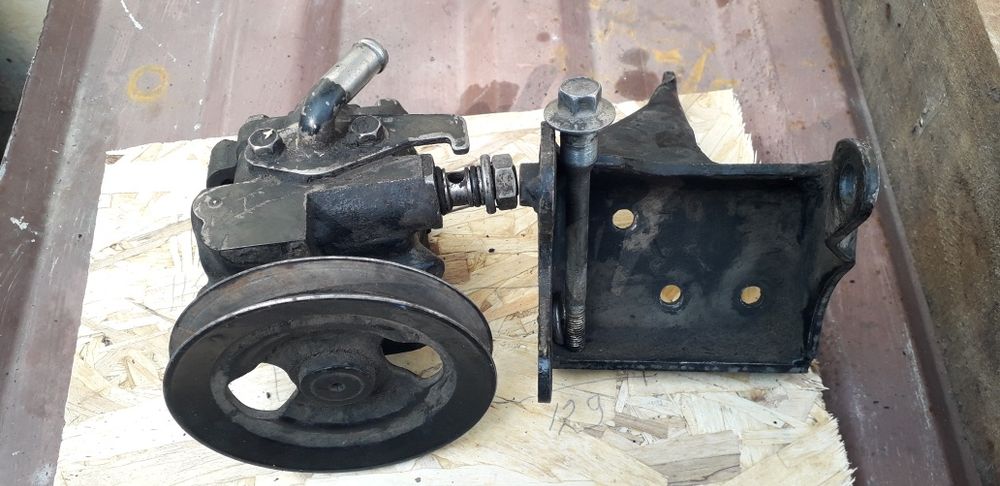 Насос гура на Митсубиси