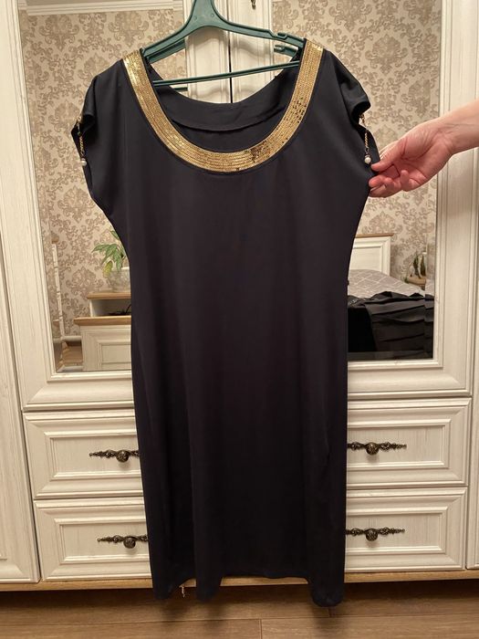 На продаже платья