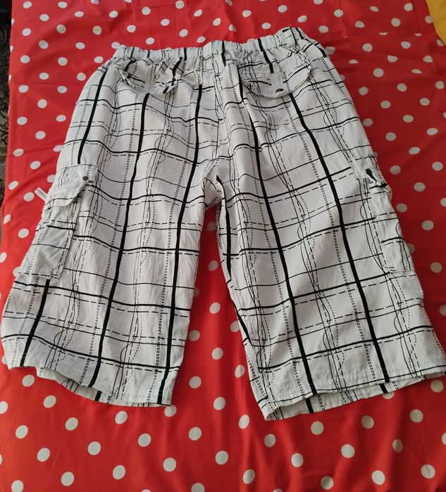 Vând pantaloni scurți bărbați
