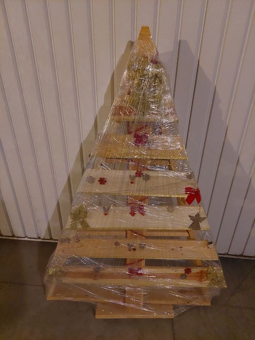 2бр декоративни дървени елхи