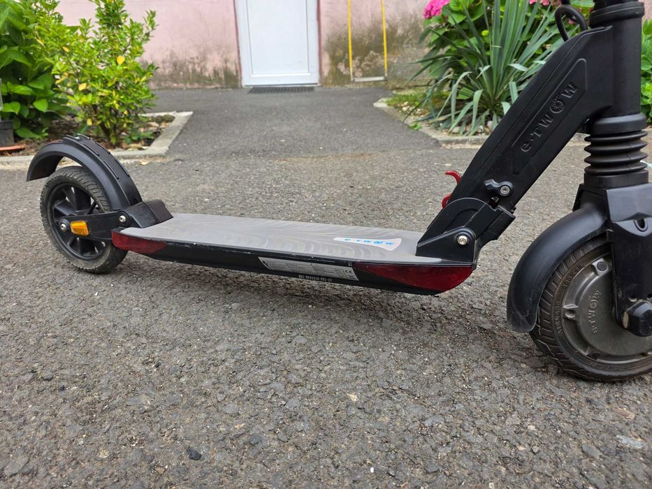 Trotineta electrica E-TWOW Booster ES – stare foarte buna, 1674 km, baterie originala